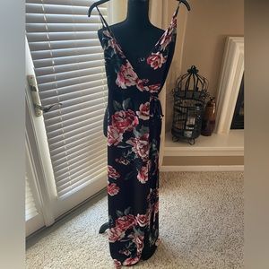 Lulus maxi dress size small
